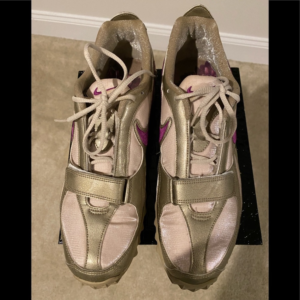 Metallic NIKE SNEAKERS 💜🔥